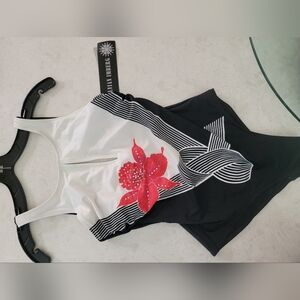 $175_E Silvian imberg Black and White Floral Swimsuit